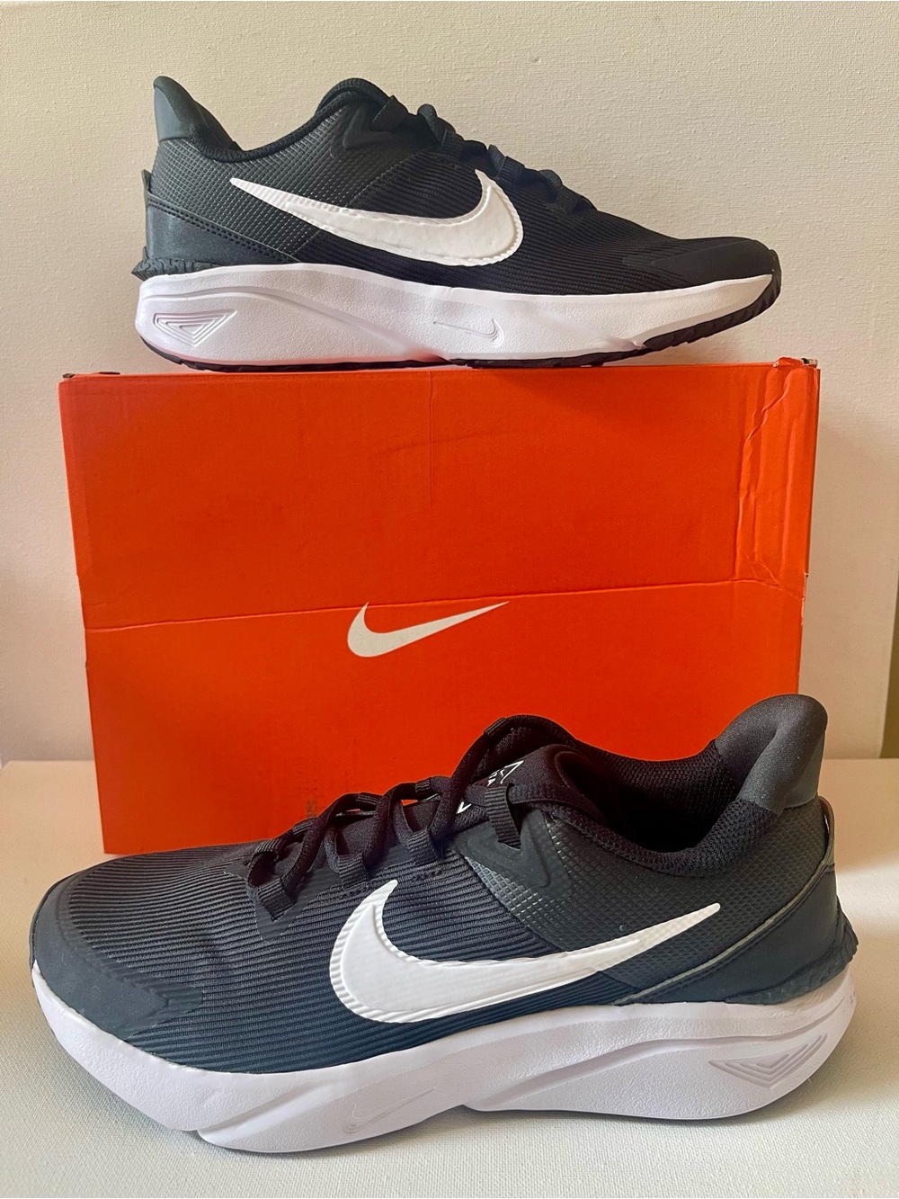 NIB NIKE STAR RUNNER 4 BIG KIDS ROAD RUNNING SHOES YOUTH SIZE 7